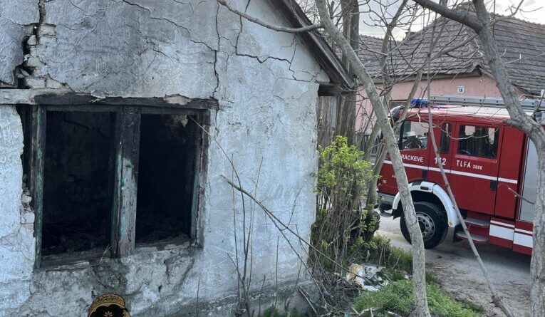 2024. március 25. Ráckeve, Haladás utca – lakatlan ház teteje kigyulladt